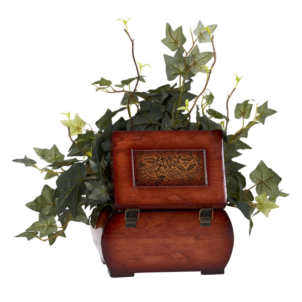 Puff Ivy w/Chest Silk Plant