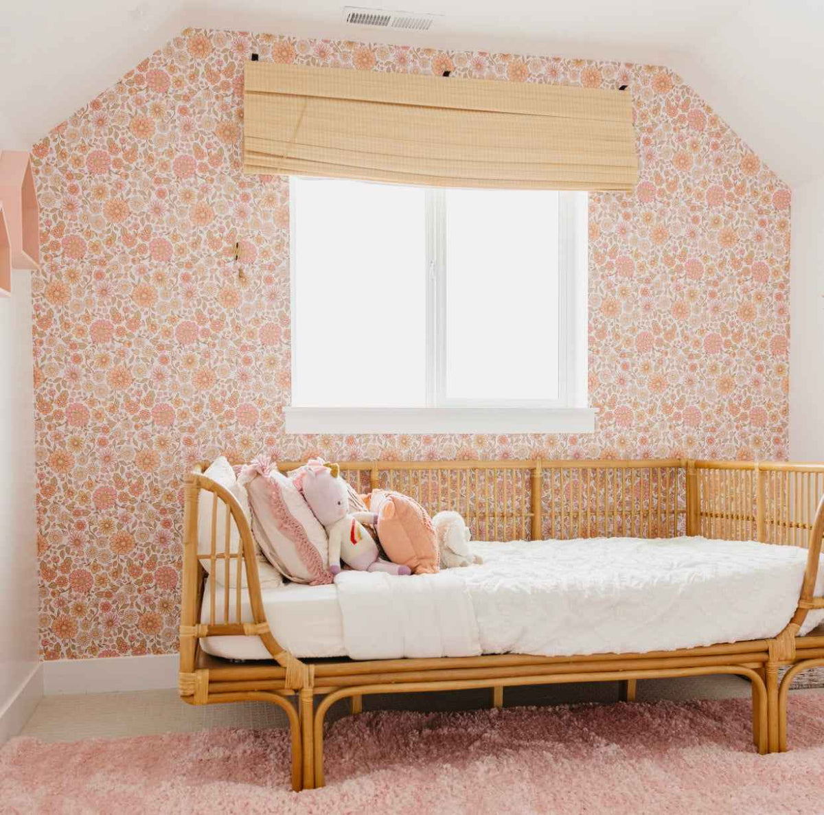 Daisy Wallpaper by Lovely People Studio