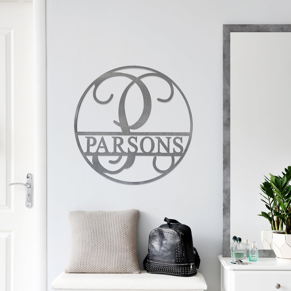 [COL] Circle Monogram With Name -  Monogram Last Name Signs for Home